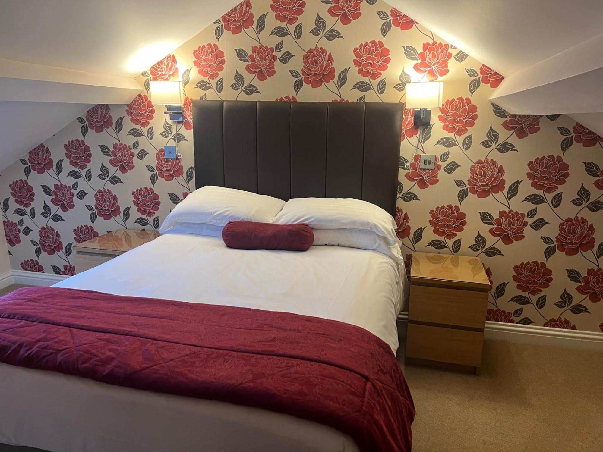 Blaenavon The Lion Hotel מראה חיצוני תמונה