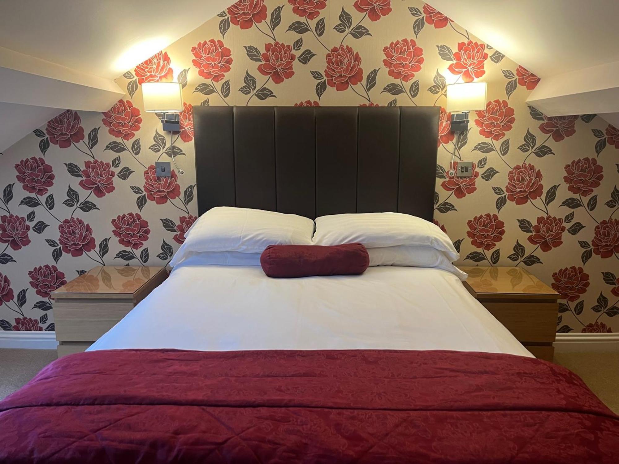 Blaenavon The Lion Hotel מראה חיצוני תמונה