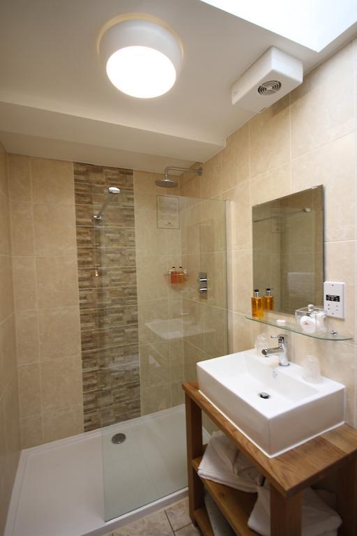 Blaenavon The Lion Hotel חדר תמונה
